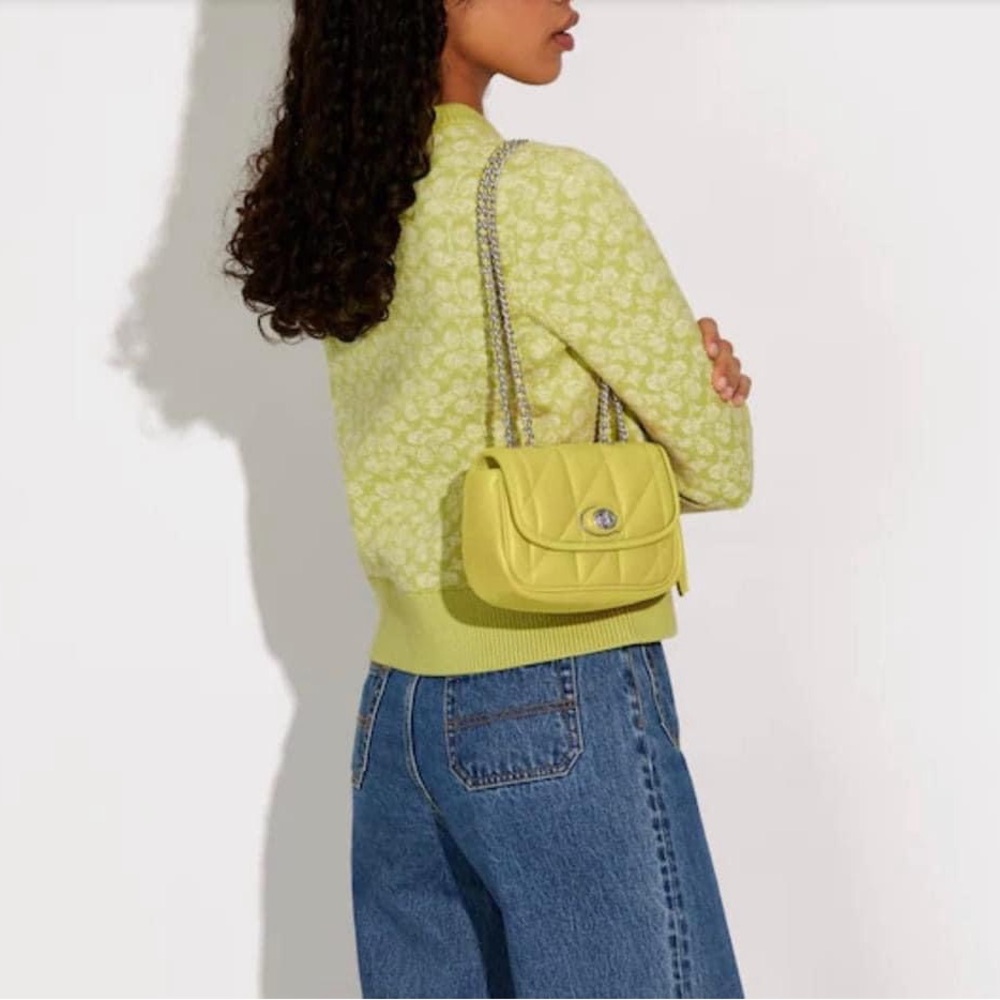 CA086 - Coach Pillow Madison Shoulder Bag 18 with Quilting - Picture 14 of 15